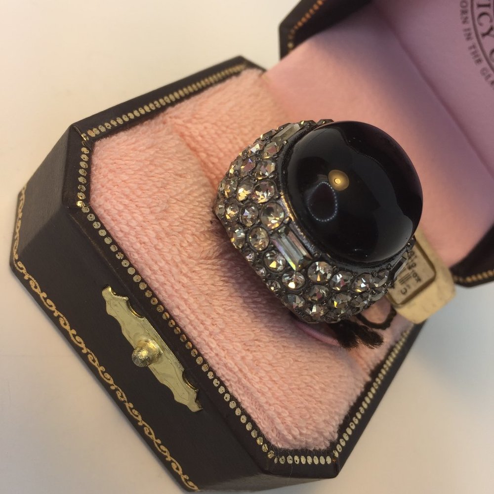💍🖤JUICY COUTURE Stone Cluster Cab Ring YJRU4304